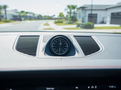 Used 2024 Porsche Macan GTS image 31