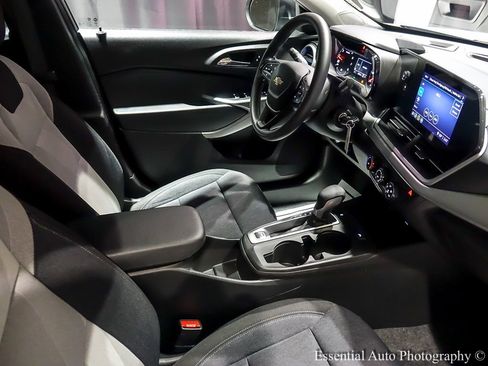 Used 2024 Chevrolet Trax LS w/ Driver Confidence Package image 28