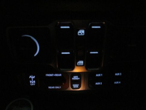 Used 2021 Jeep Wrangler Unlimited Rubicon AWD/4WD image 35