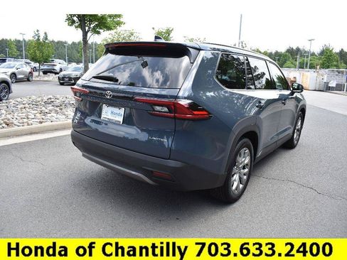 Used 2025 Toyota Grand Highlander AWD image 7