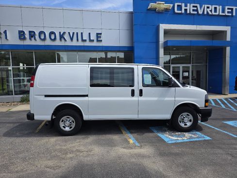 Used 2019 Chevrolet Express 2500 RWD image 8