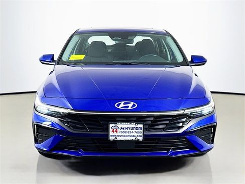 Used 2024 Hyundai Elantra SEL w/ Convenience Package image 11