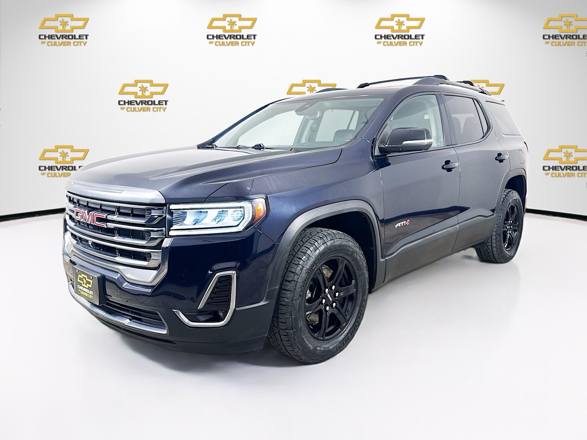 Used 2022 GMC Acadia AT4 w/ Technology Package AWD/4WD image 3