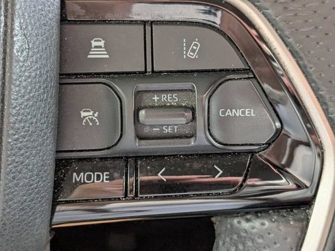 Used 2024 Toyota Tundra Limited AWD/4WD image 27