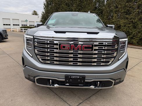 Used 2025 GMC Sierra 1500 Denali image 6