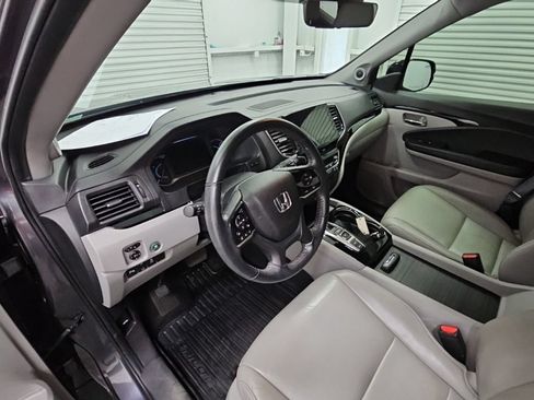 Used 2021 Honda Pilot Touring image 12