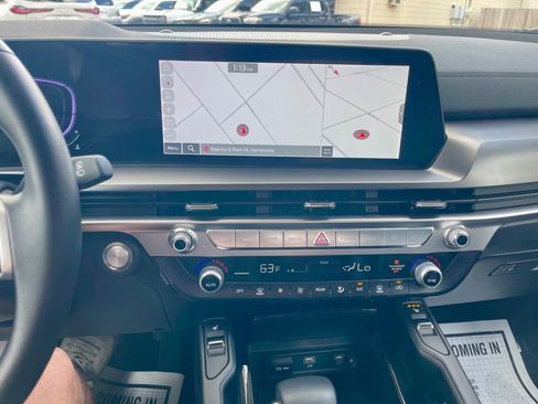 Used 2025 Kia Telluride S image 17