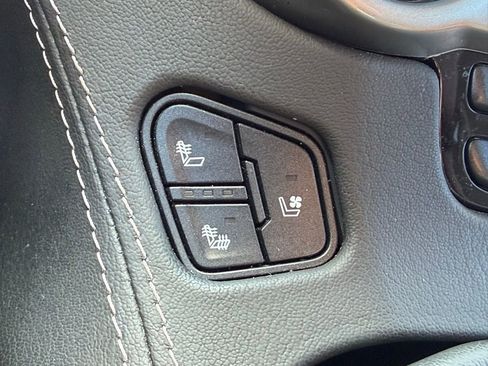 Used 2019 Chevrolet Tahoe Premier w/ Premier Plus Edition image 3