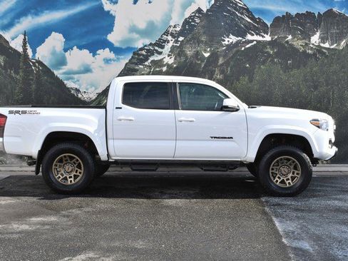 Certified 2022 Toyota Tacoma SR5 image 2