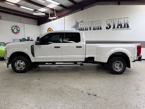 Used 2024 Ford F350 XLT AWD/4WD image 3