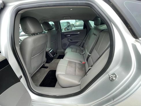 Used 2018 Chevrolet Impala LT FWD image 14