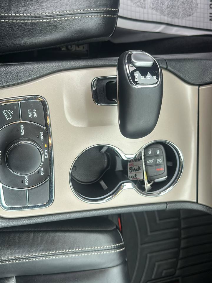 Used 2015 Jeep Grand Cherokee Limited AWD/4WD image 16