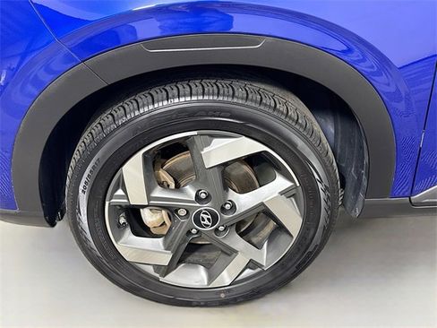 Used 2024 Hyundai Venue SEL image 4