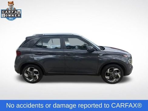 Used 2024 Hyundai Venue Limited FWD image 2