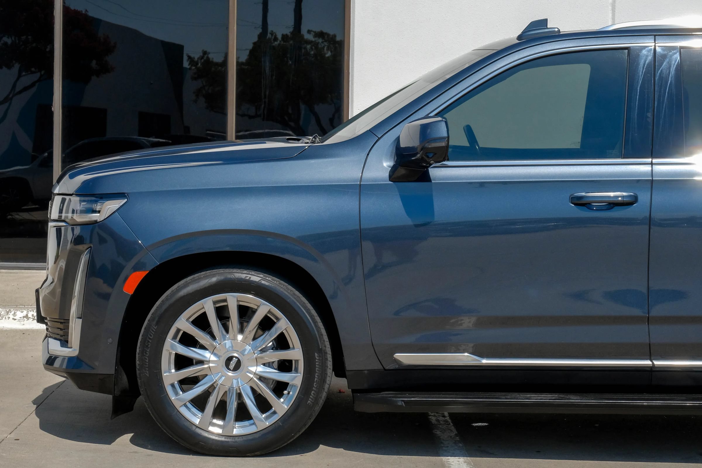 Used 2021 Cadillac Escalade Premium Luxury w/ Driver Assist Tech Package AWD/4WD image 14