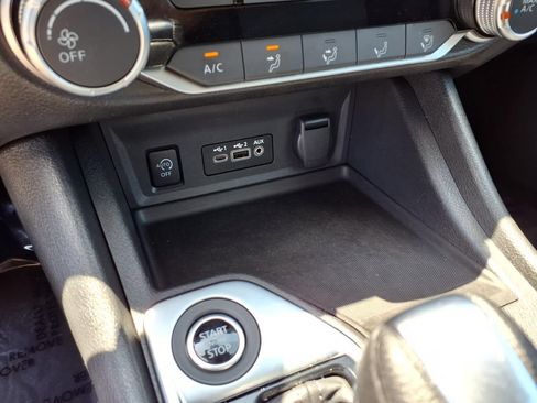 Used 2024 Nissan Sentra SV FWD image 23