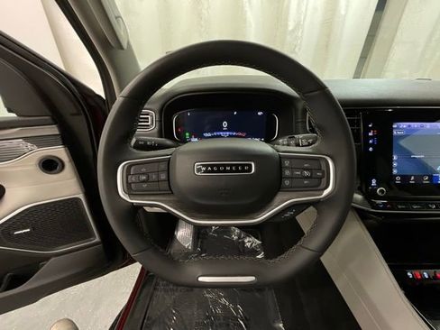 Used 2024 Jeep Wagoneer L Series II w/ Flexible Seating Group RWD image 11