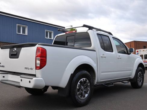 Used 2015 Nissan Frontier PRO-4X w/ Pro-4x Luxury Package AWD/4WD image 9