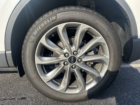 Used 2022 Lincoln Corsair AWD w/ Premium Package image 8