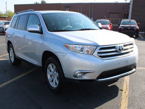 Used 2013 Toyota Highlander SE AWD/4WD image 4