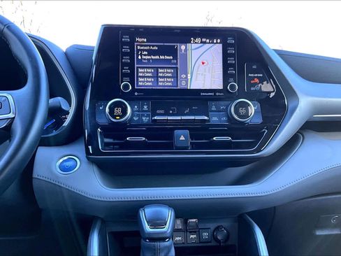 Used 2021 Toyota Highlander XLE image 35