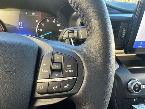 Used 2020 Ford Explorer XLT image 11