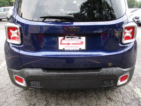 Used 2017 Jeep Renegade Altitude FWD image 17