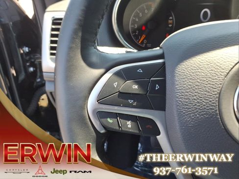 Used 2020 Jeep Grand Cherokee Altitude AWD/4WD image 18