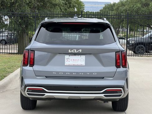 Used 2022 Kia Sorento EX FWD image 4