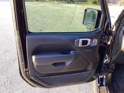 Used 2023 Jeep Gladiator Rubicon w/ LED Lighting Group image 19