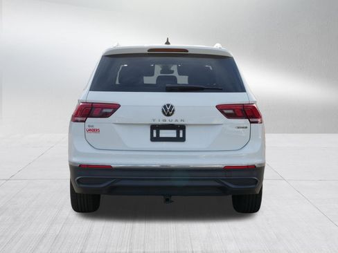 Used 2024 Volkswagen Tiguan SE image 6
