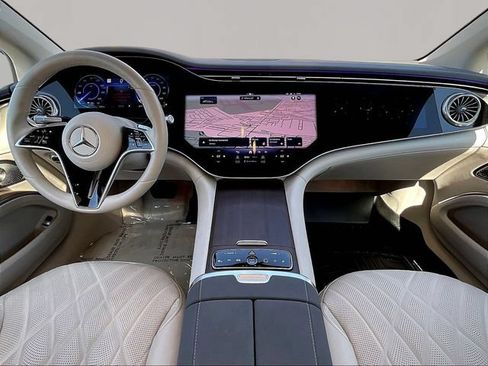Used 2022 Mercedes-Benz EQS 580 4MATIC Sedan image 9