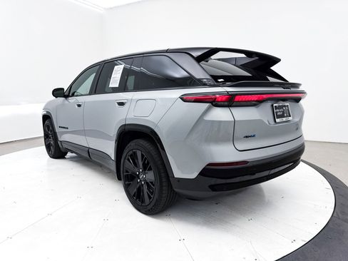 Used 2024 Jeep Wagoneer Launch Edition image 18