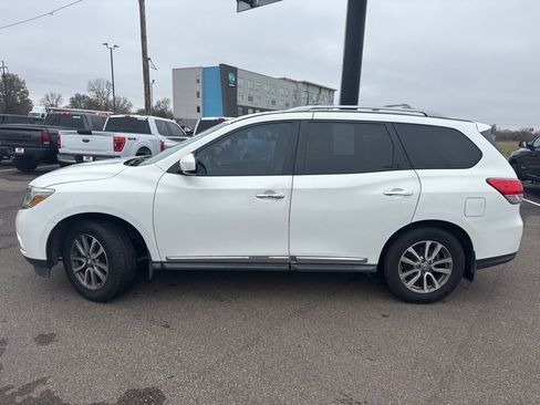 Used 2014 Nissan Pathfinder SL w/ Trailer Tow Package image 4