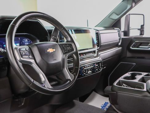 Used 2024 Chevrolet Silverado 2500 LTZ AWD/4WD image 24