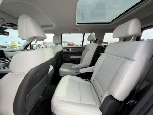 Used 2025 Hyundai Santa Fe Calligraphy FWD image 13