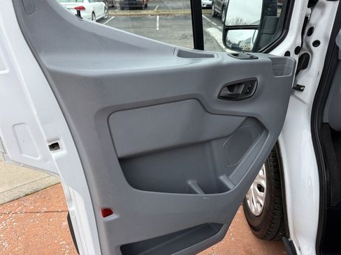 Used 2018 Ford Transit 350 XLT image 9
