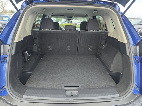 Used 2023 Nissan Rogue SV image 25