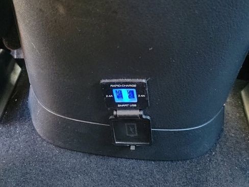 Used 2019 Toyota C-HR Limited image 10