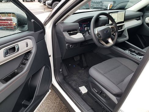 New 2026 Ford Explorer Active image 9