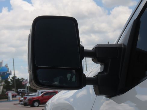 Used 2017 Nissan Titan PRO-4X w/ Pro-4x Convenience Package AWD/4WD image 18