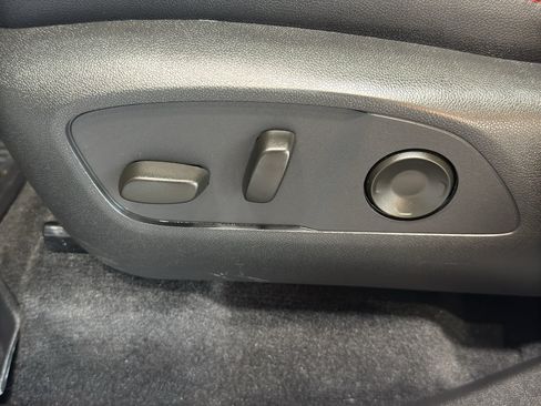 Used 2026 Chevrolet Traverse RS w/ LPO, Floor Liner Package AWD/4WD image 16