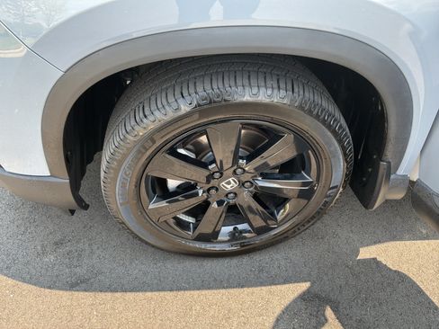Used 2025 Honda Pilot Black Edition image 13