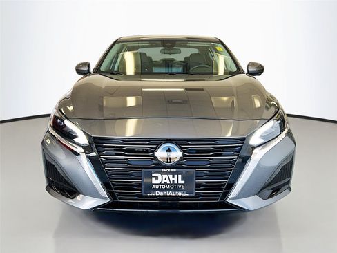 Used 2023 Nissan Altima 2.5 SL AWD/4WD image 3