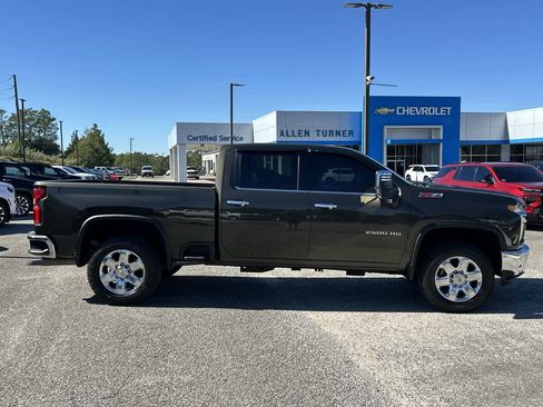 Used 2022 Chevrolet Silverado 2500 LTZ w/ LTZ Plus Package image 3