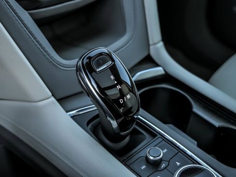 Used 2023 Cadillac XT6 Premium Luxury w/ Technology Package image 25