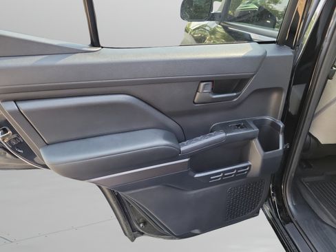 Certified 2025 Toyota 4Runner SR5 AWD/4WD image 24