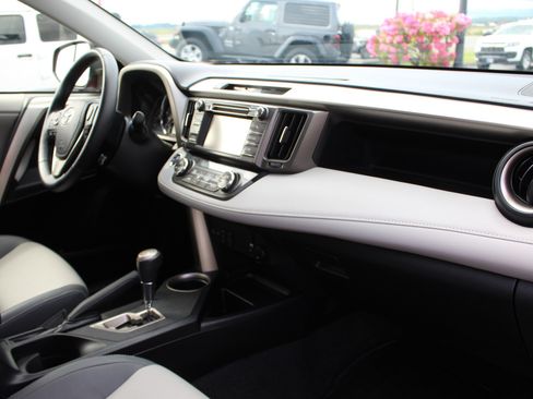 Used 2013 Toyota RAV4 Limited AWD/4WD image 18