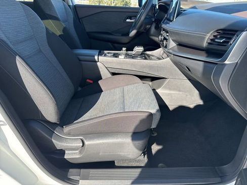 Used 2023 Nissan Rogue SV image 24