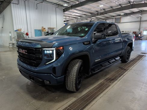 Used 2024 GMC Sierra 1500 Elevation w/ X31 Off-Road Package AWD/4WD image 6